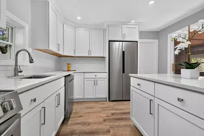 16 Norton Street, Derry, NH 03038 - Photo 5