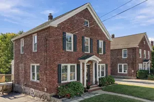 40 Mammoth Rd, Manchester, NH 03109 - Photo 1