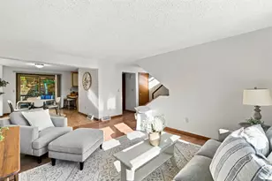 19 Gloucester Ln, Nashua, NH 03063 - Photo 7