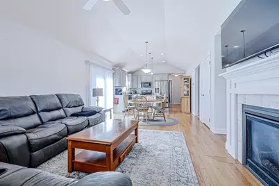 19 Hutchinson Drive, Milford, NH 03055 - Photo 7