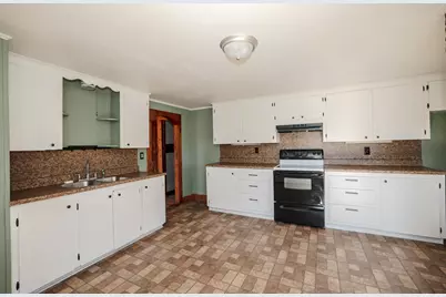 7 Holman Street, Hillsboro, NH 03244 - Photo 11