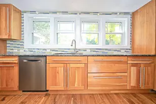 10 Cathedral Cir, Nashua, NH 03063 - Photo 7