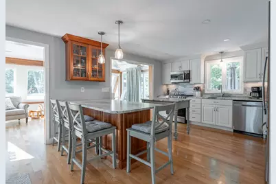 146  Coburn Avenue, Nashua, NH 03063 - Photo 3