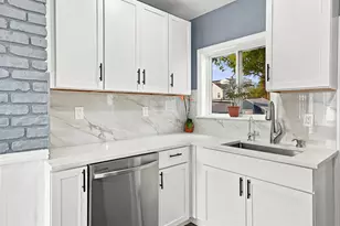 33 Prescott St, Nashua, NH 03064 - Photo 13
