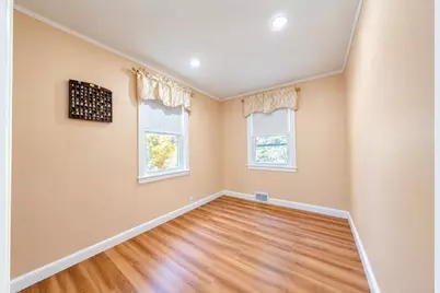 404 Mammoth Road, Londonderry, NH 03053 - Photo 13