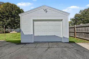 68 Burke St, Nashua, NH 03060 - Photo 7