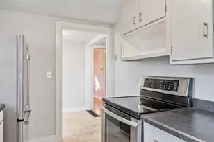 34 Charlotte Ave, Nashua, NH 03064 - Photo 7