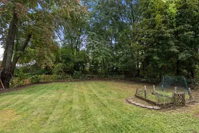 8 Blue Hill Avenue, Nashua, NH 03064 - Photo 5