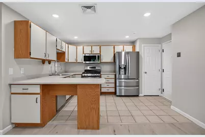 4 Roedean Drive #308, Nashua, NH 03063 - Photo 7