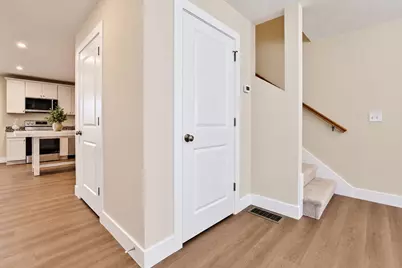 16 Manchester Street, Nashua, NH 03064 - Photo 23