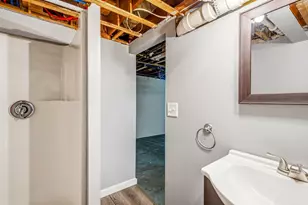 28 Eastman St, Nashua, NH 03060 - Photo 37