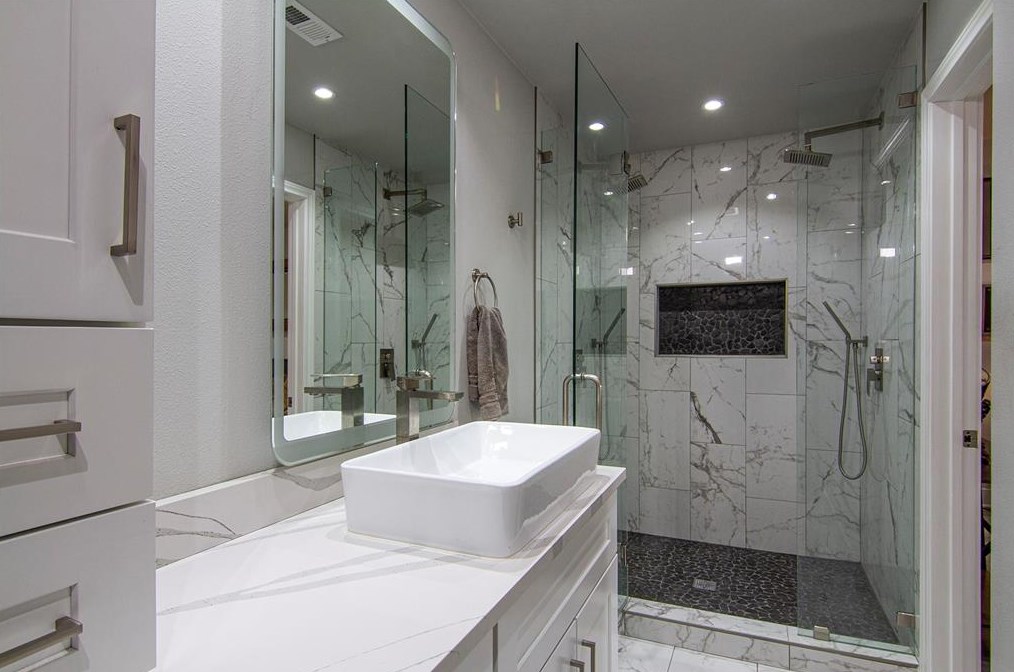 1529 Seegar St, Dallas TX  75215-2002 exterior