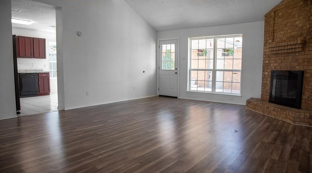 424 Quail Holw Dr, Mesquite TX 75150-4929 exterior