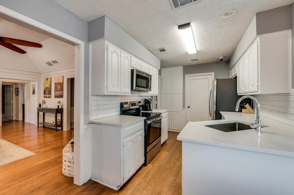 1928 Country Club Dr, Plano TX  75074-3633 exterior