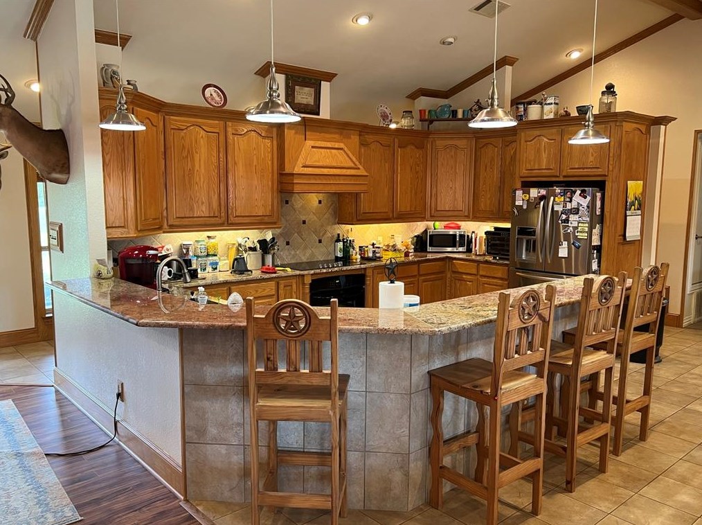 1001 Lariat Cir, Oak Leaf TX  75154-5803 exterior