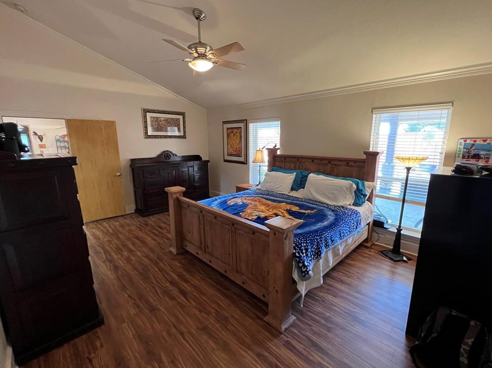 1001 Lariat Cir, Oak Leaf TX  75154-5803 exterior