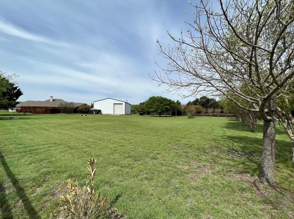 1001 Lariat Cir, Oak Leaf TX  75154-5803 exterior