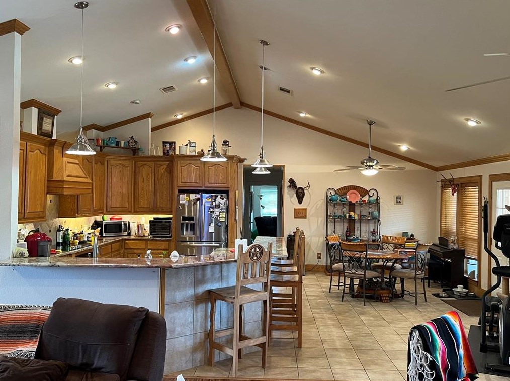 1001 Lariat Cir, Oak Leaf TX  75154-5803 exterior