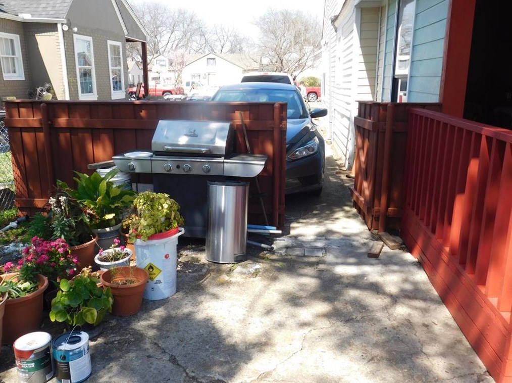 1218 Wilbur St, Dallas TX 75224-1613 exterior