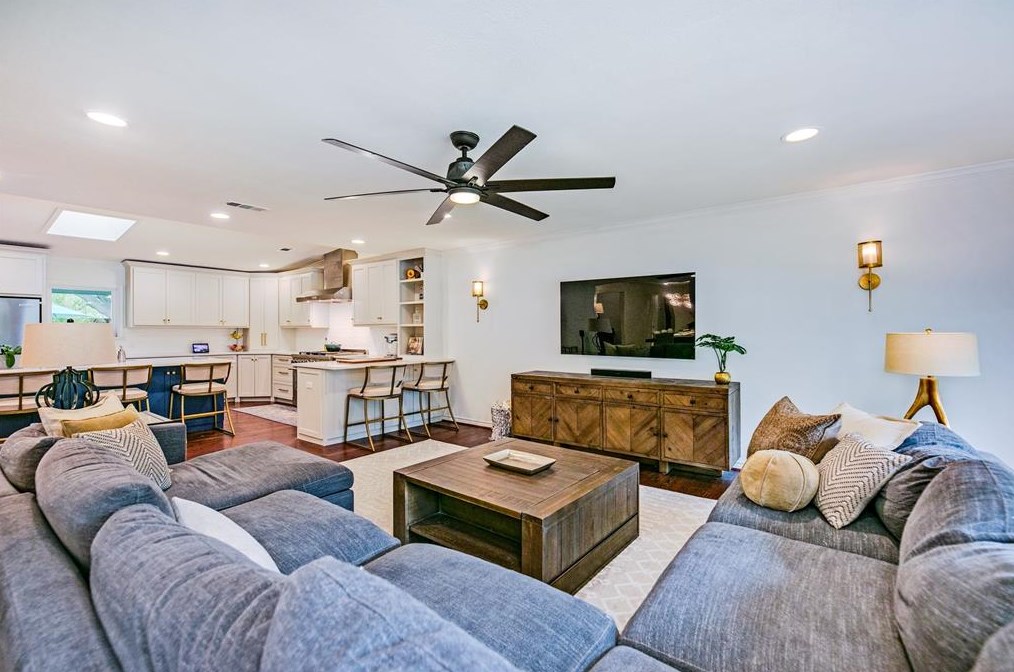 3638 Princess Ln, Dallas TX  75229-5233 exterior