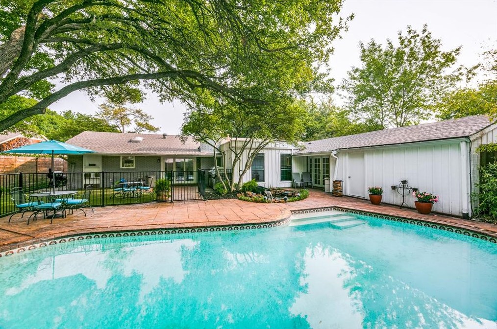 3638 Princess Ln, Dallas TX  75229-5233 exterior