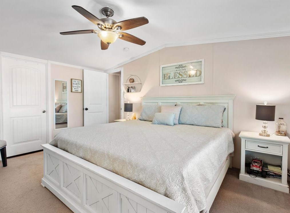 130 Gloria Dr, Springtown TX 76082-6023 exterior