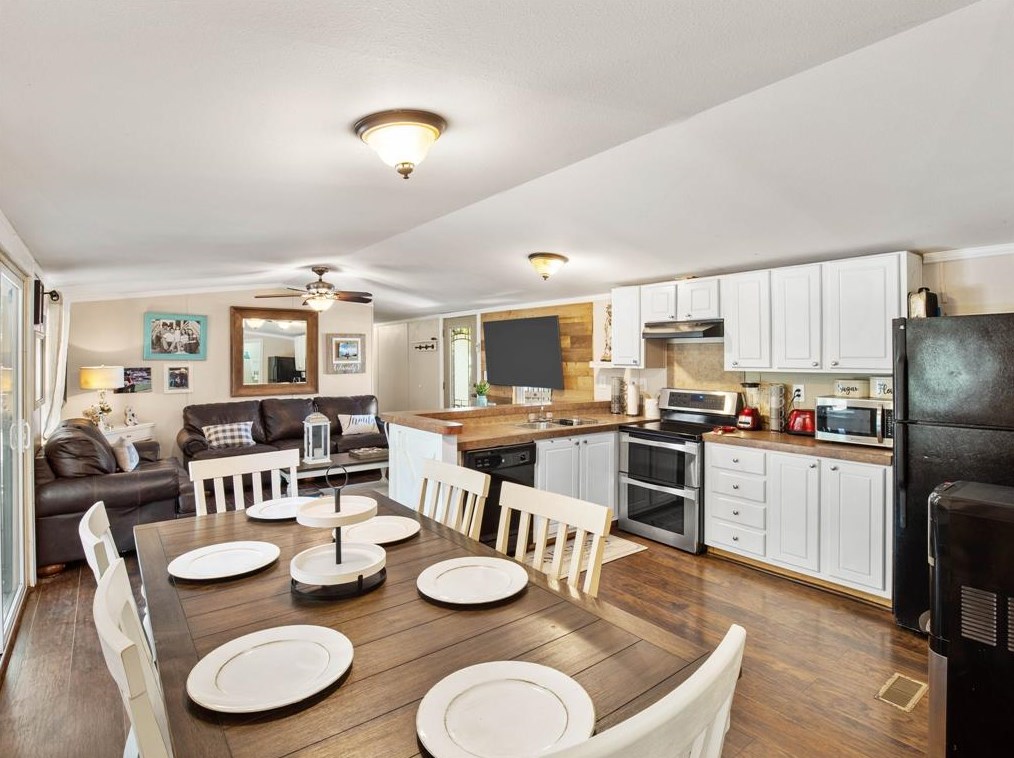 130 Gloria Dr, Springtown TX 76082-6023 exterior