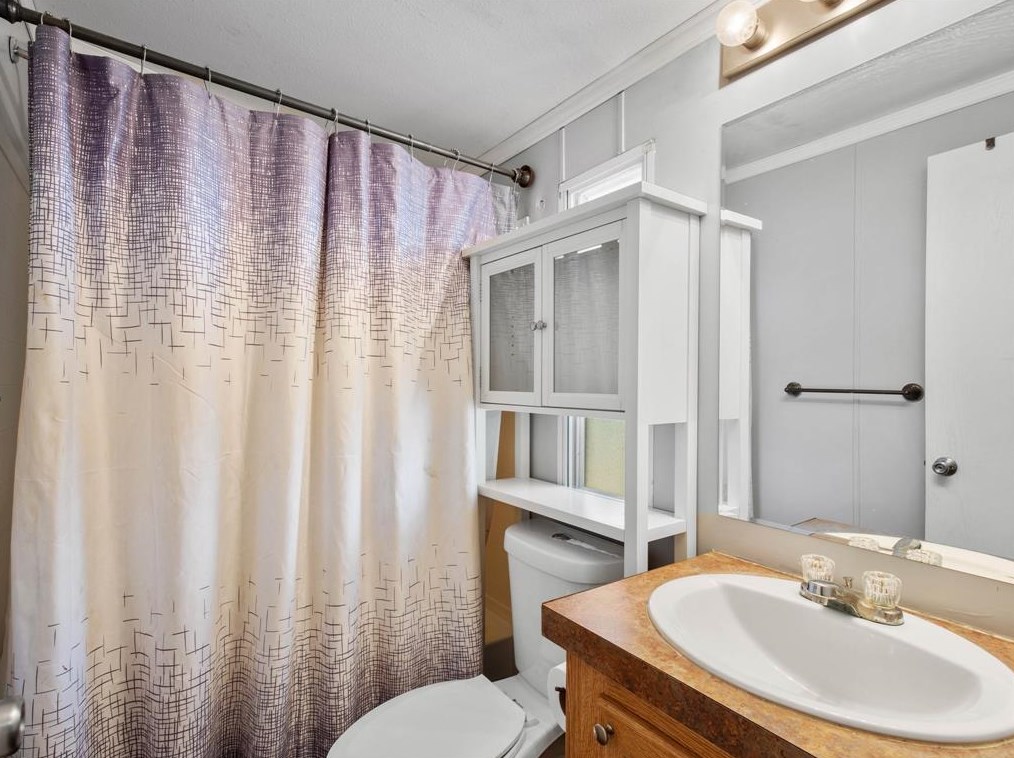 130 Gloria Dr, Springtown TX 76082-6023 exterior