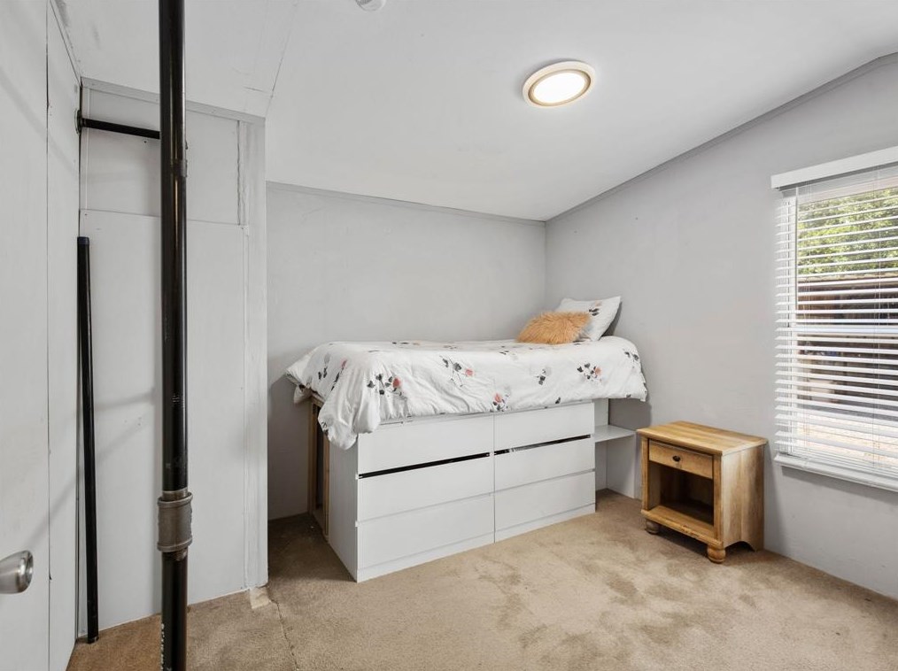 130 Gloria Dr, Springtown TX 76082-6023 exterior