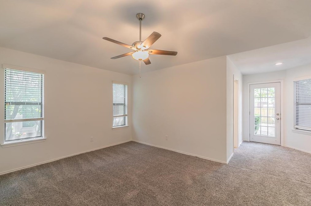 1602 Palisades Dr, Carrollton TX 75007-5043 exterior