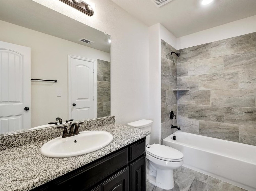 332 Sanger Dr, Springtown TX 76082-5733 exterior