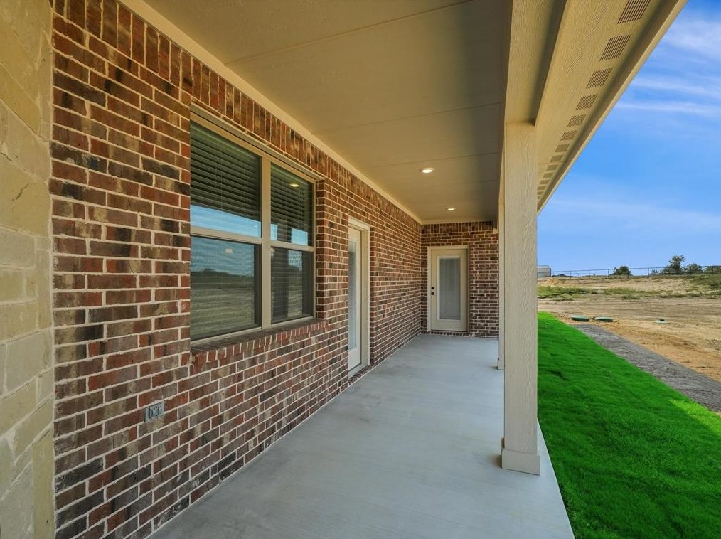 332 Sanger Dr, Springtown TX 76082-5733 exterior