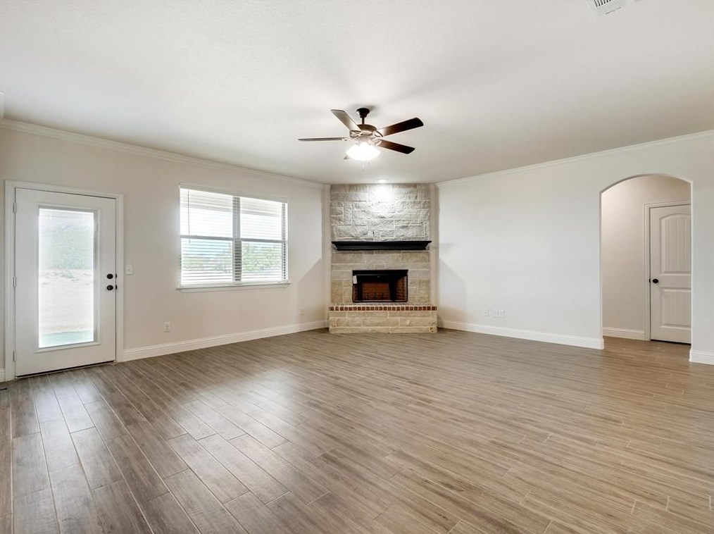 332 Sanger Dr, Springtown TX 76082-5733 exterior