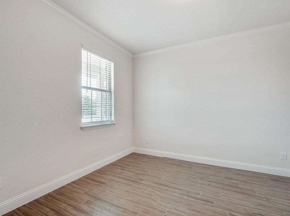 332 Sanger Dr, Springtown TX 76082-5733 exterior