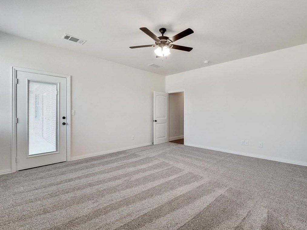 332 Sanger Dr, Springtown TX 76082-5733 exterior