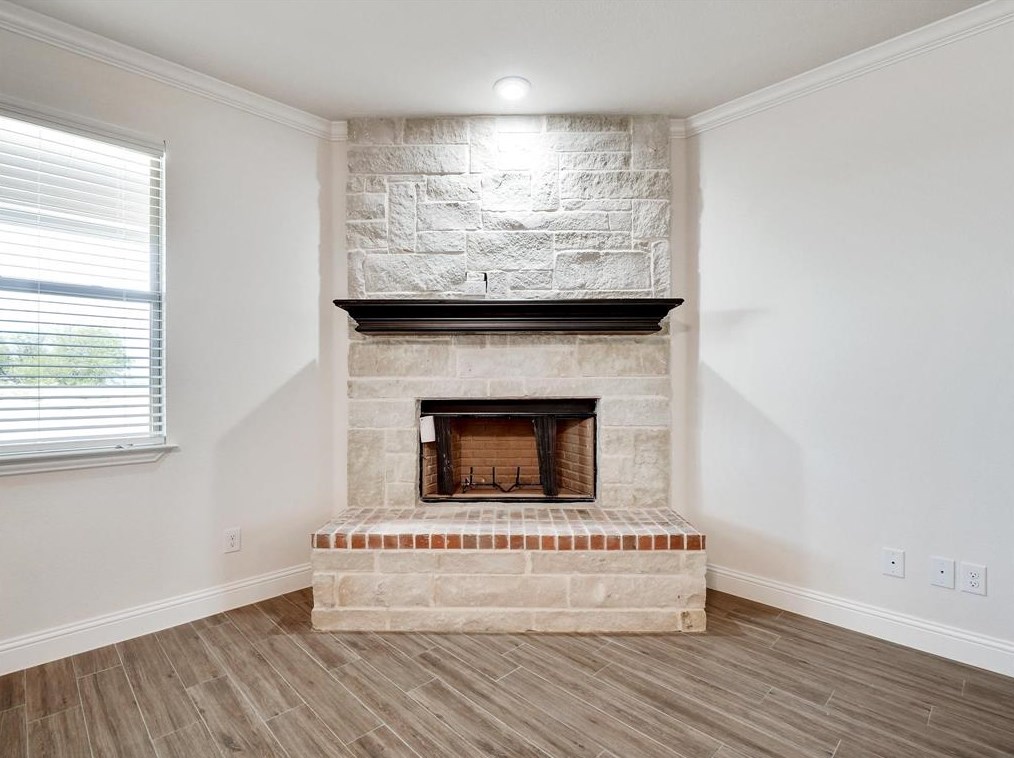 332 Sanger Dr, Springtown TX 76082-5733 exterior