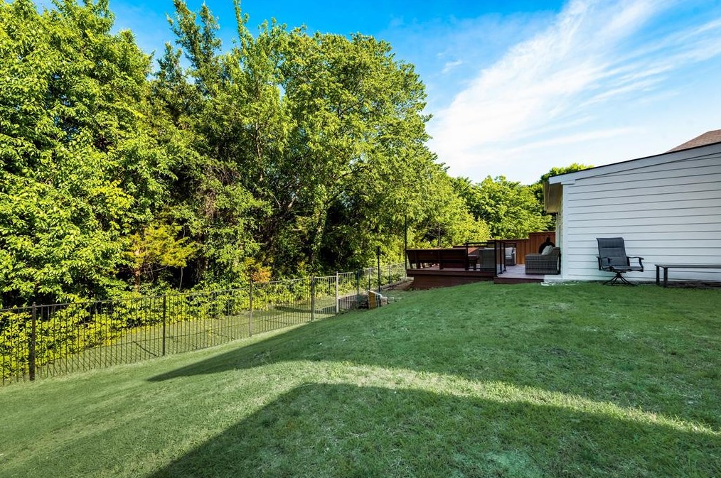 2008 Pinenut Dr, Mesquite TX 75181-2929 exterior