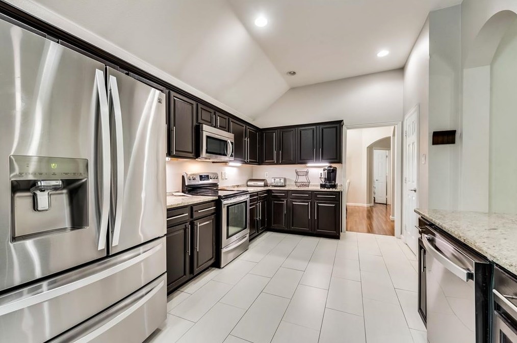 2008 Pinenut Dr, Mesquite TX 75181-2929 exterior