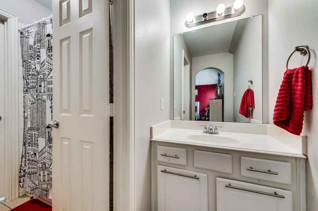 2008 Pinenut Dr, Mesquite TX 75181-2929 exterior