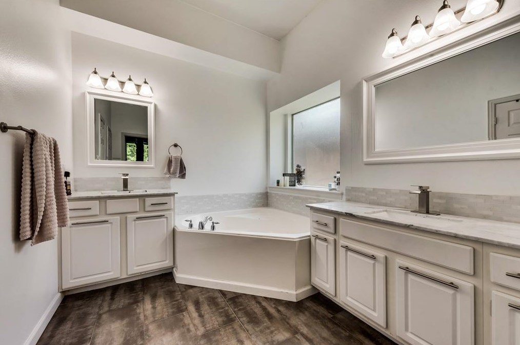 2008 Pinenut Dr, Mesquite TX 75181-2929 exterior