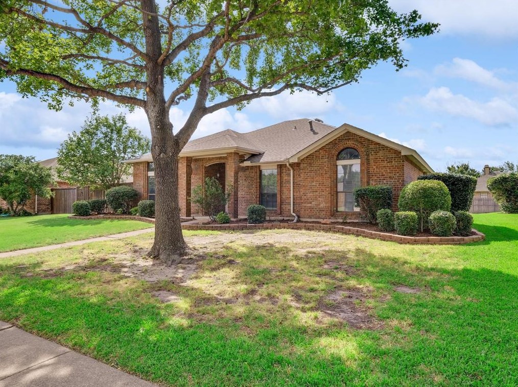 220 Magnolia Dr, Coppell TX  75019-3257 exterior