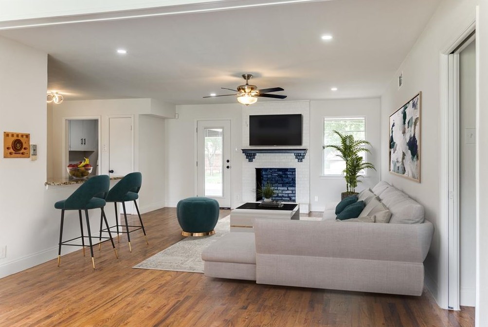1005 Misty Glen Ln, Dallas TX  75232-1611 exterior