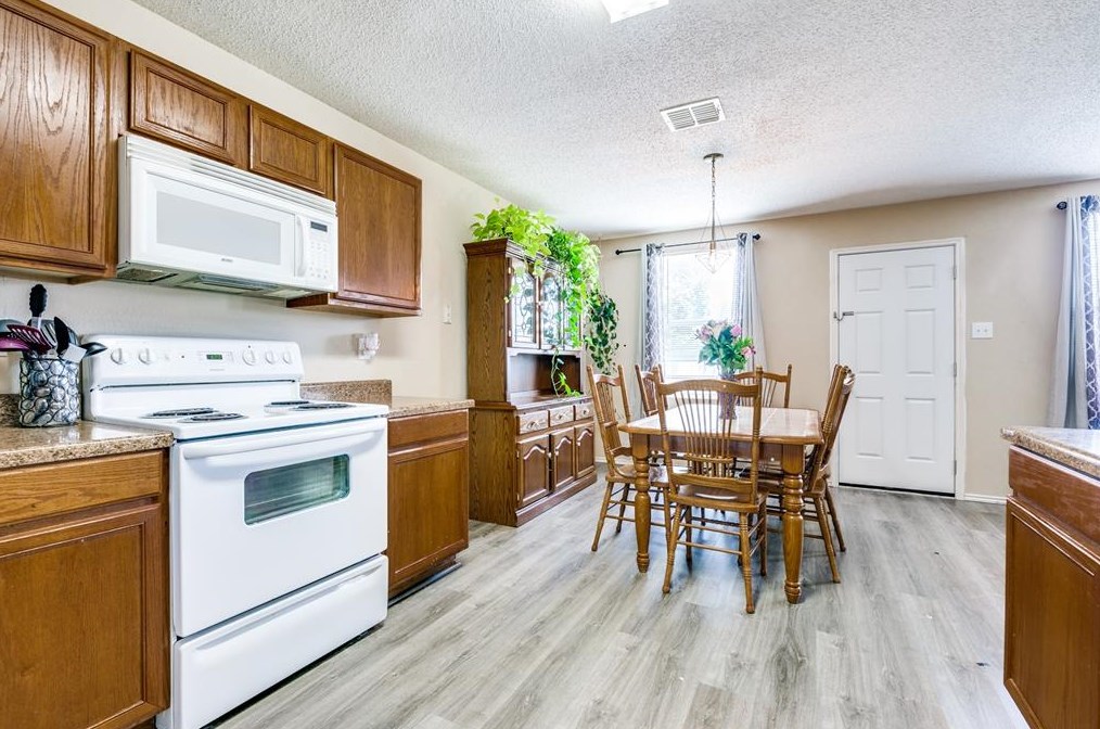 1304 Dawson Way, Mesquite TX 75181-2693 exterior