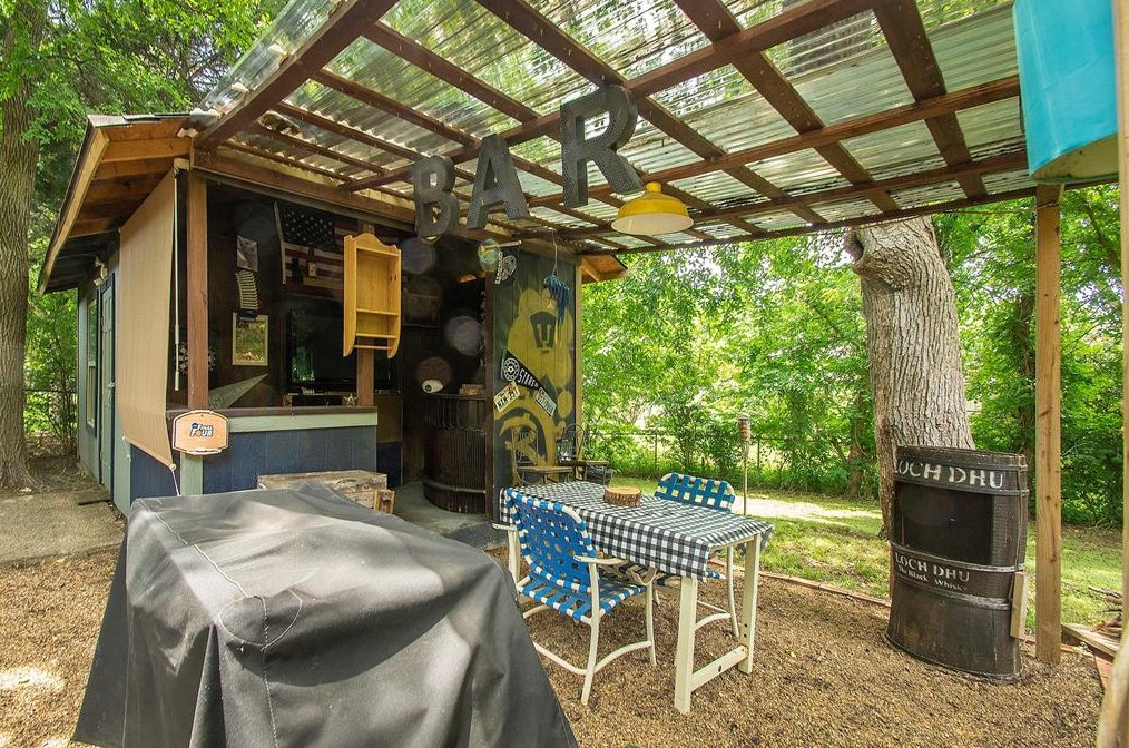 4545 Kushla Ave, Dallas TX 75216-6828 exterior