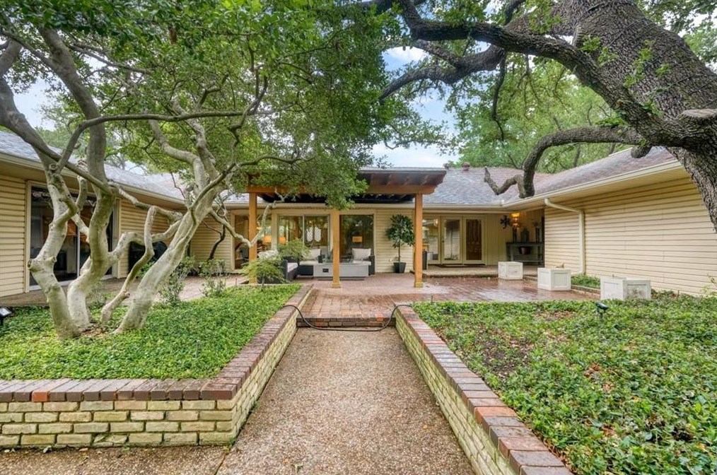 13421 Tangleridge Ln, Dallas TX exterior