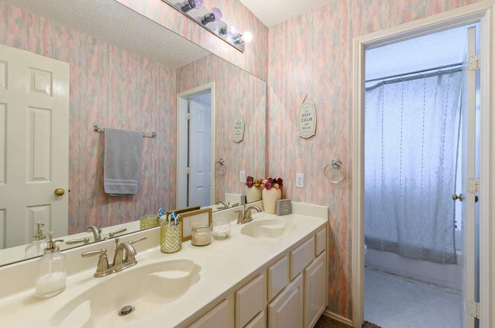 1624 Ariel Dr, Mesquite TX 75181-1776 exterior