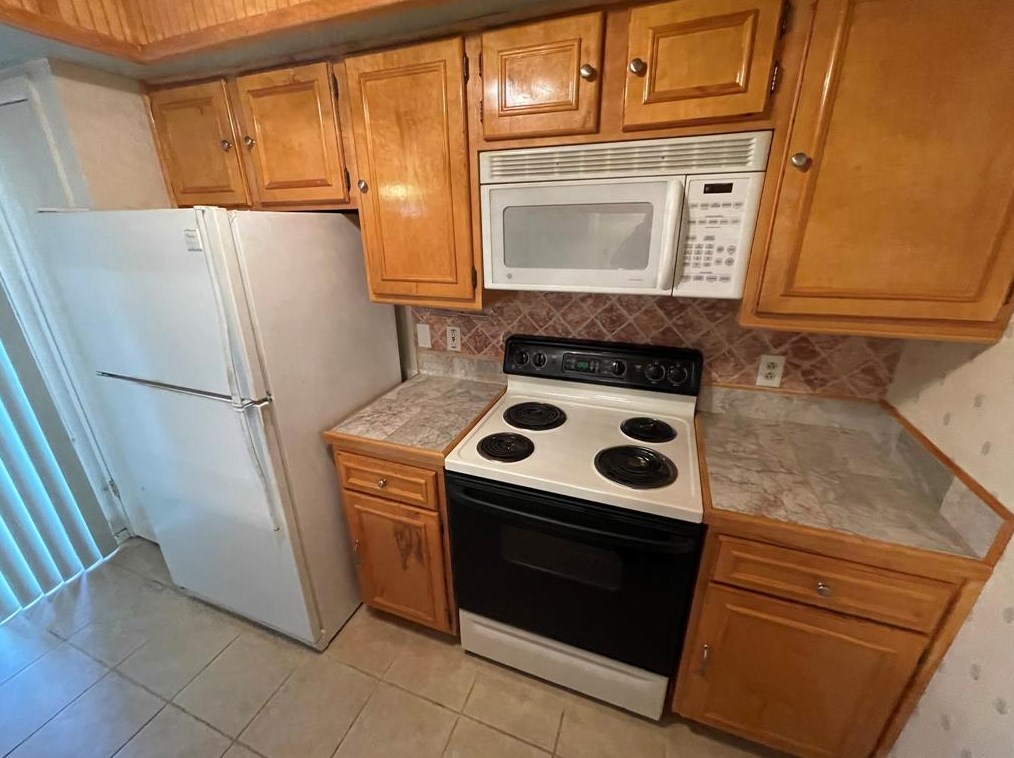 2660 Via Blanca, Carrollton TX 75006-4654 exterior