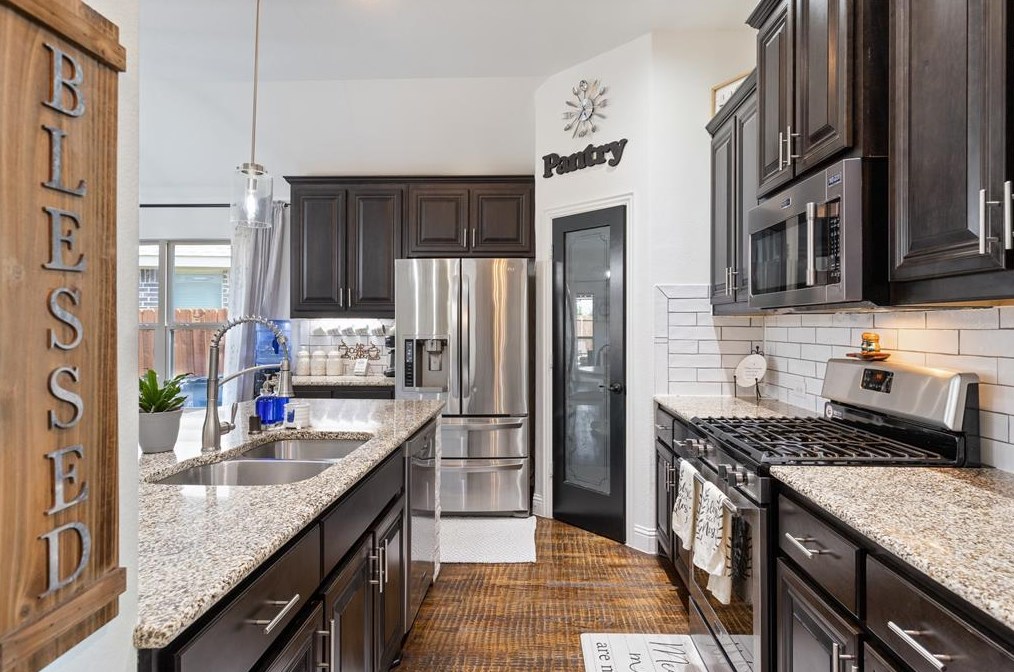 4301 Cherry Ln, Mckinney TX  75454 exterior