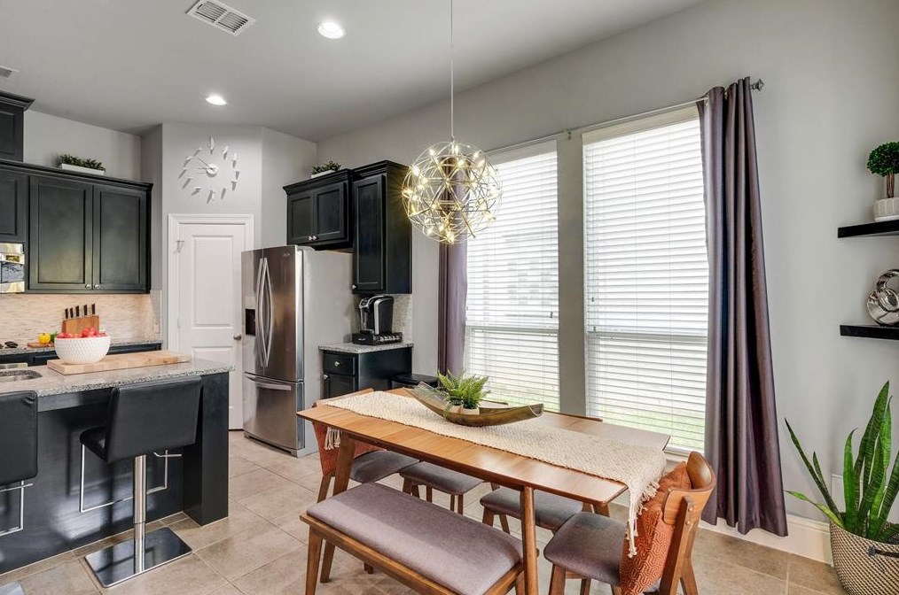 2225 Longwood Dr, Carrollton TX 75010-4911 exterior