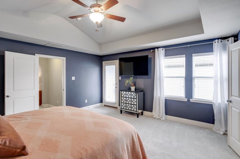 2225 Longwood Dr, Carrollton TX 75010-4911 exterior